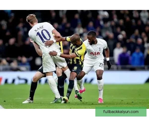 维特斯战术解析：反击与控球并重的比赛策略分析